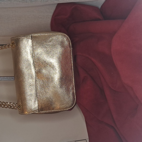 Michael Kors Collection Edition Gold Metallic Crossbody/ Shoulder Purse - Picture 4 of 16